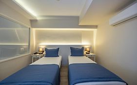 Ece Marina Suites  2*